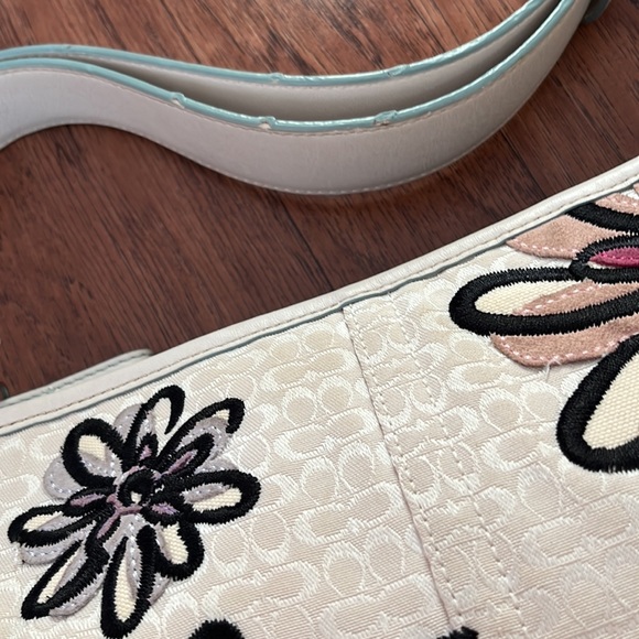 COACH Signature White Crossbody Shoulder Bag w/ Embroidered Floral & Bee Design - Picture 4 of 13
